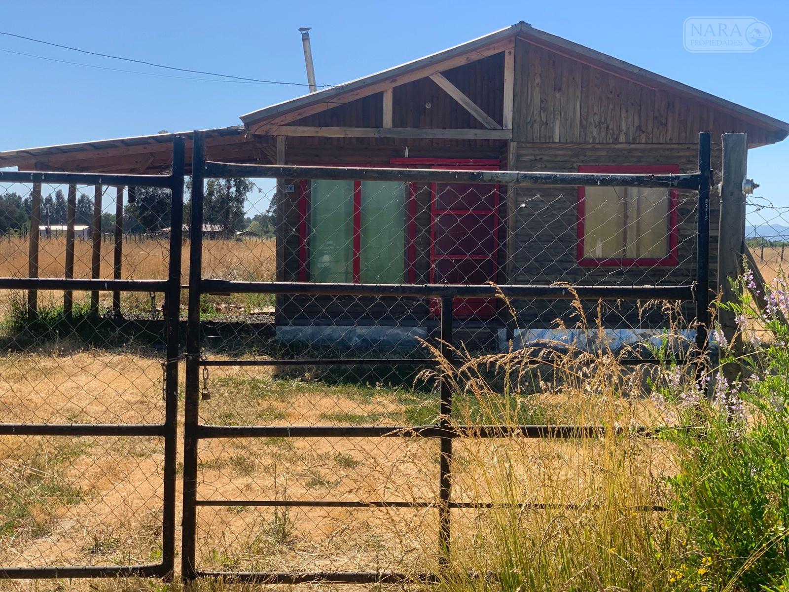 Se vende parcela 5.123 m2 con casa amoblada en Pelarco